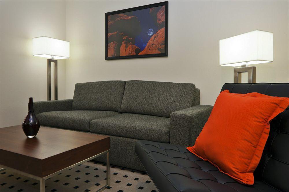 Radisson Airport Hotel Colorado Springs